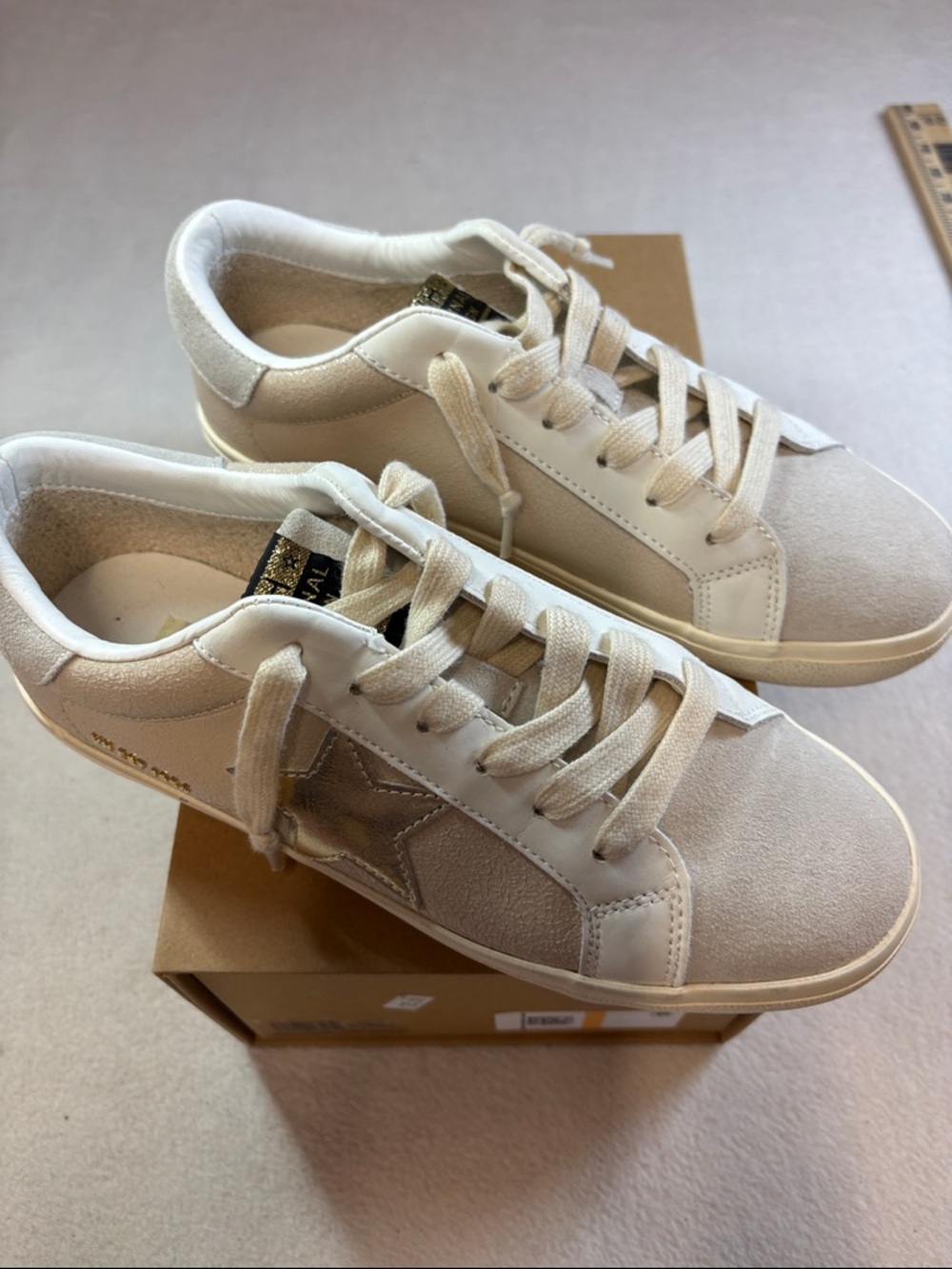 Vintage Havana Beige and White Low-Top Sneakers